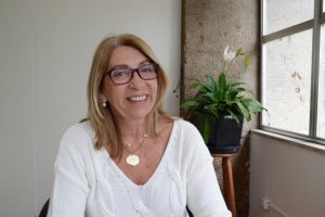 Secretária de Desenvolvimento Social, Tânia Iorio, informa que Governo Municipal está em dia com o pagamento do aluguel social