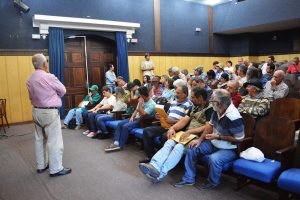 Durante a reunião, os agricultores deram depoimentos sobre o trabalho realizado nas feiras ‘Vem pra Roça’ e ‘Agroecológica’