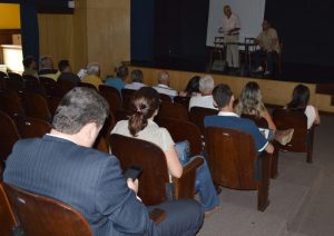 Representantes de entidades rurais e do poder público debatem geração de renda e fortalecimento da economia do município em reunião do Conselho de Desenvolvimento Rural.