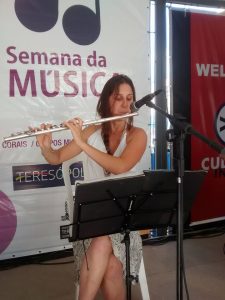 Trio La Petite Farofa encanta público da “Semana da Música” na Calçada da Fama.