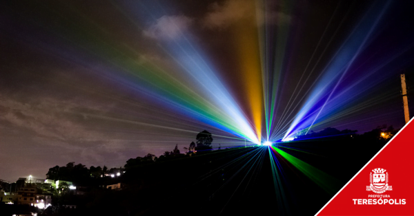 Leia mais sobre o artigo ‘Natal Teresópolis Terra de Luz – Edição Aldir Blanc’: Luzes, cores e imagens encantam a abertura da programação