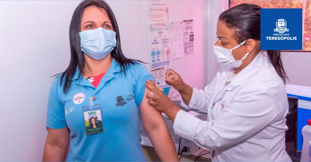 Leia mais sobre o artigo Teresópolis vacina 290 profissionais de saúde e idosos de instituições de longa permanência contra a Covid-19