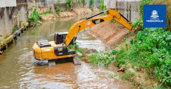Read more about the article ‘Limpa Rio’: Limpeza do Rio Paquequer avança pelo centro da cidade