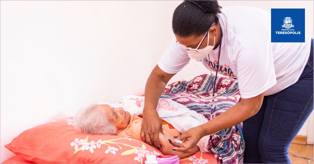 No momento, você está visualizando SECRETARIA DE SAÚDE PLANEJA CONCLUIR A VACINAÇÃO DE ACAMADOS ACIMA DE 85 ANOS ATÉ SÁBADO (27)