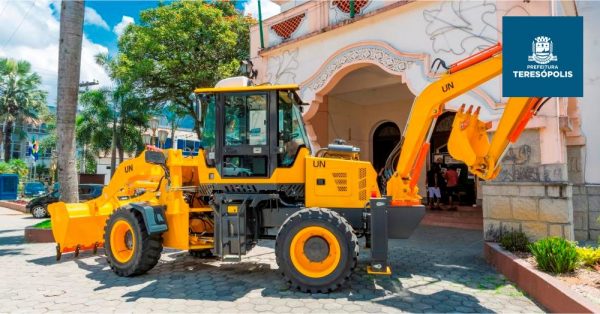 Read more about the article Teresópolis adquire nova máquina para auxiliar nas ações de manutenção das vias públicas, na cidade e no interior