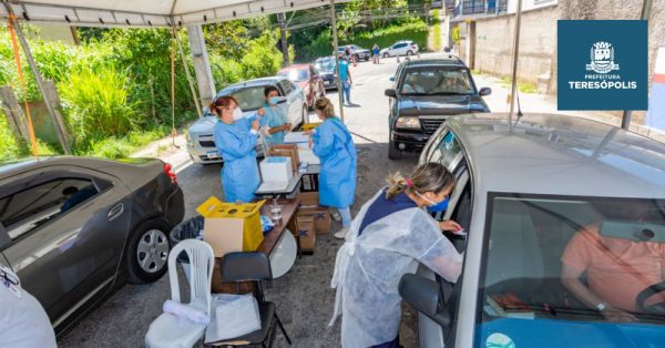 Read more about the article Imunização avança em Teresópolis e município aplica 900 doses para idosos acima de 75