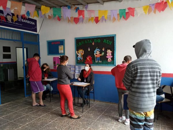 Leia mais sobre o artigo Programa Saúde na Escola orienta alunos e responsáveis na Escola Municipal Rui Barbosa