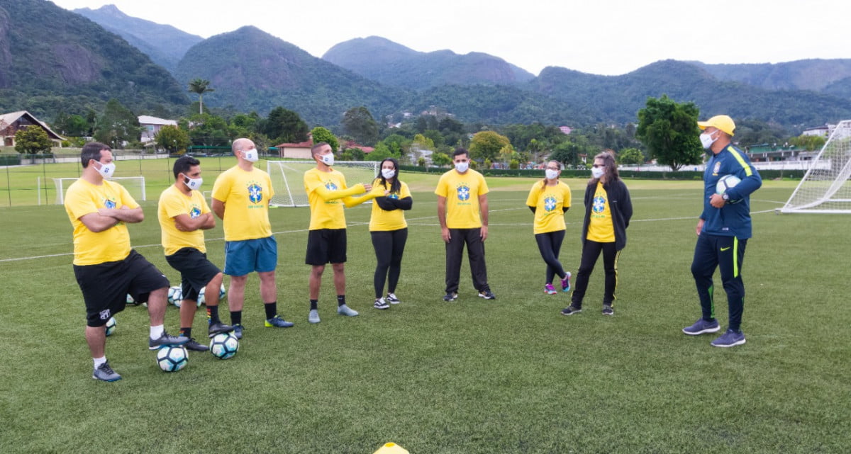 Leia mais sobre o artigo ‘Gol do Brasil’ em Teresópolis – Professores da Secretaria de Esportes participam de capacitação com profissionais da CBF