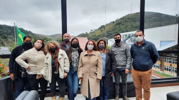 Read more about the article Prefeitura firma parceria para reativar oficinas de artesanato dos Centros de Referência de Assistência Social