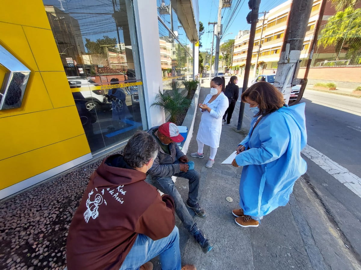 Leia mais sobre o artigo Prefeitura de Teresópolis imuniza pessoas em situação de rua contra a Covid-19