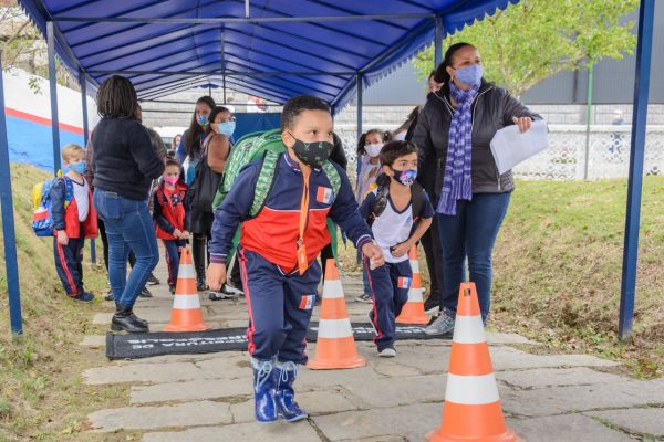 Leia mais sobre o artigo Alunos das escolas municipais de Teresópolis retornam às aulas presenciais