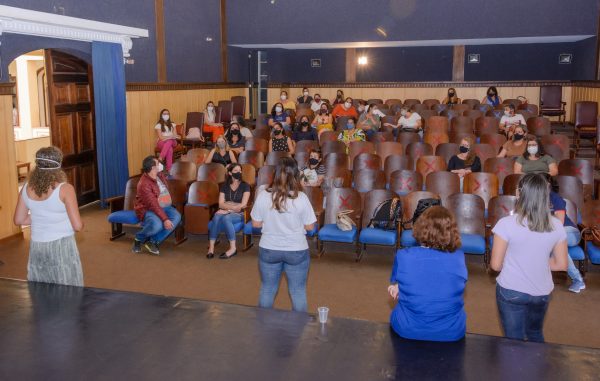 Leia mais sobre o artigo Secretaria de Saúde se reúne com escolas municipais para atualizar regras sanitárias em casos de Covid-19, em cada unidade