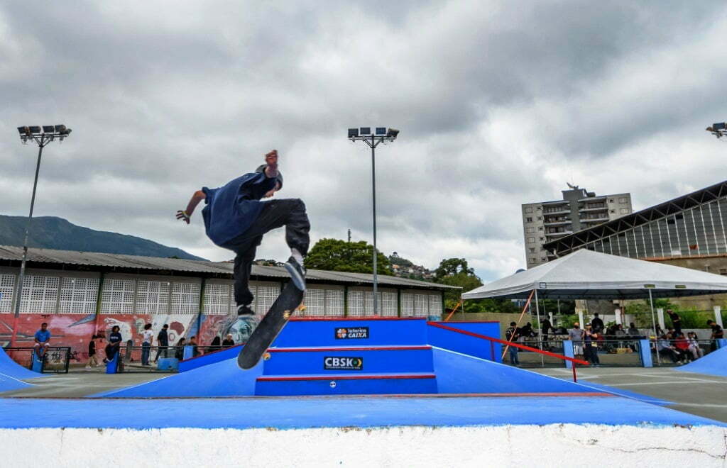 Leia mais sobre o artigo Atletas de Teresópolis vão representar o estado do Rio de Janeiro no Brasileiro de Skate, na Bahia