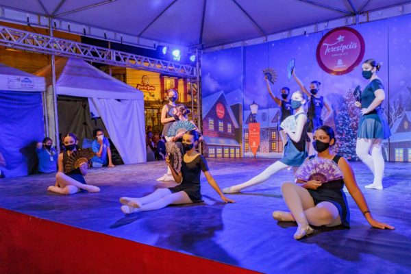 Leia mais sobre o artigo Dança e música encerram as atividades do Palco Natal do Reencontro na Praça Olímpica