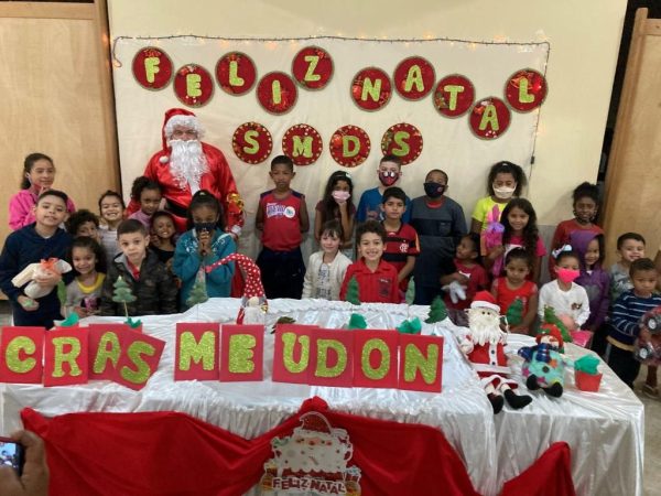 Leia mais sobre o artigo Chegada do Papai Noel marca Natal do CRAS Meudon