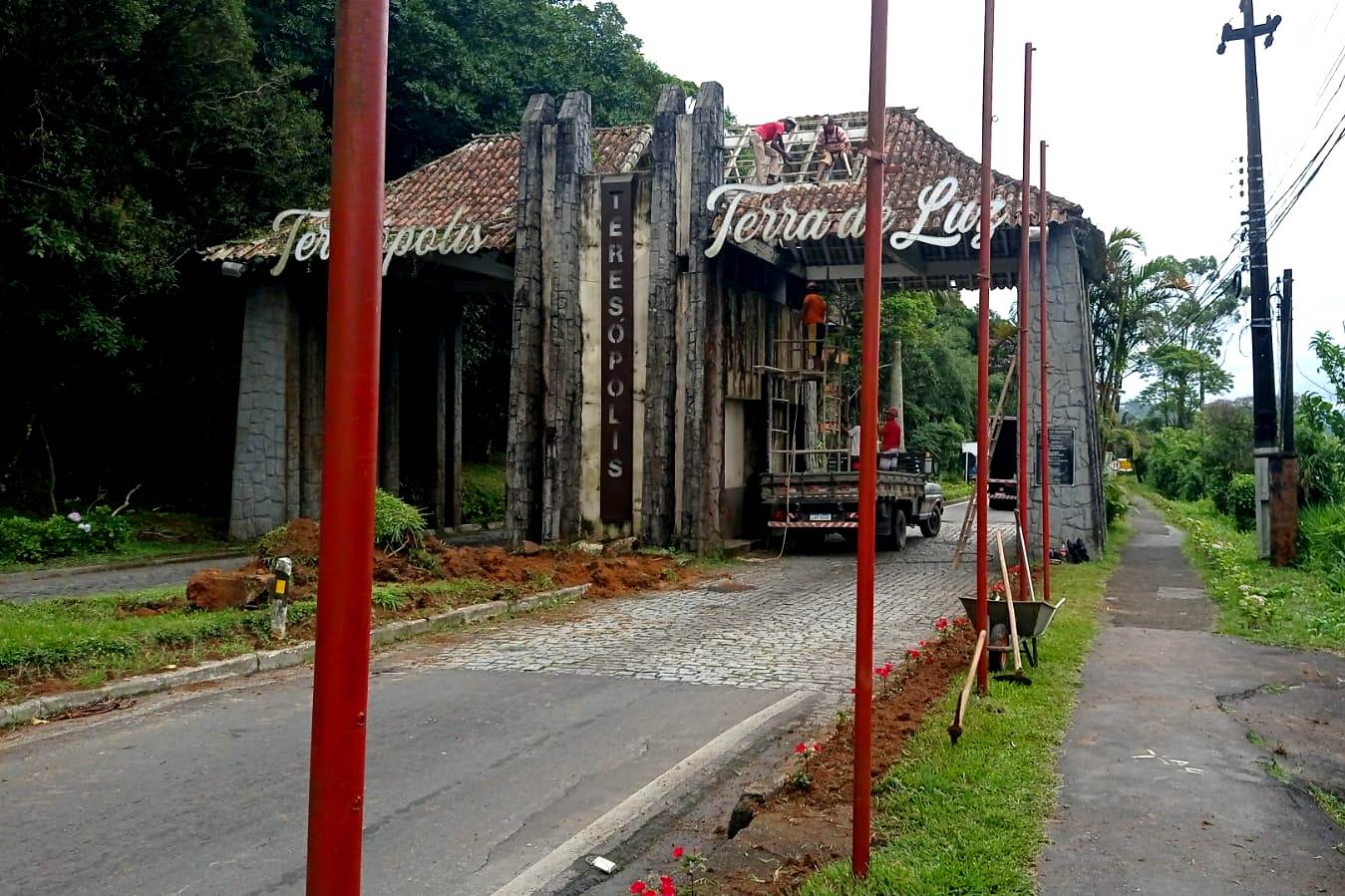 Você está visualizando atualmente ‘Adote Terê’: começa a revitalização do pórtico do Soberbo