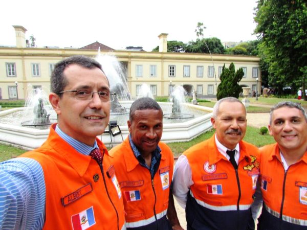 Leia mais sobre o artigo Teresópolis recebe a Medalha ‘Mérito da Defesa Civil’ pela atuação na catástrofe ocorrida em Petrópolis