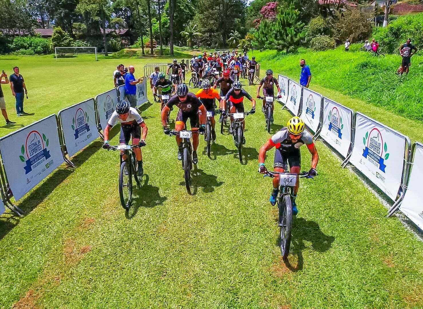 Você está visualizando atualmente Evento ‘Terê Aventura na Serra’: mais de 200 atletas de vários municípios disputam prova de mountain bike em Teresópolis