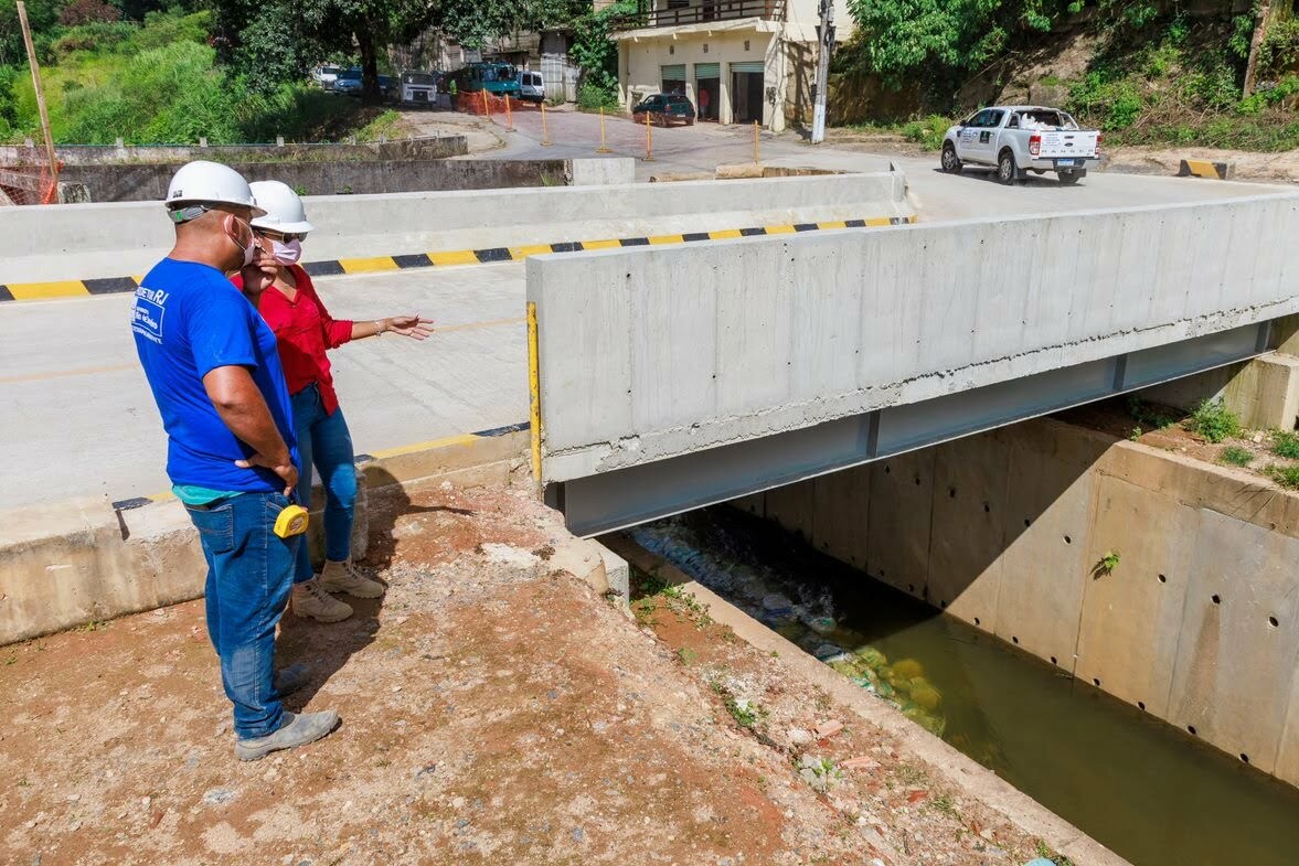 Leia mais sobre o artigo Primeira etapa da obra de duplicação é concluída e Ponte do Imbuí é liberada para a passagem de veículos