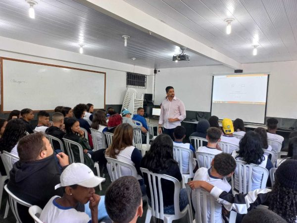 Leia mais sobre o artigo CRAS Barroso e São Pedro promovem palestra preventiva sobre dependência química para adolescentes