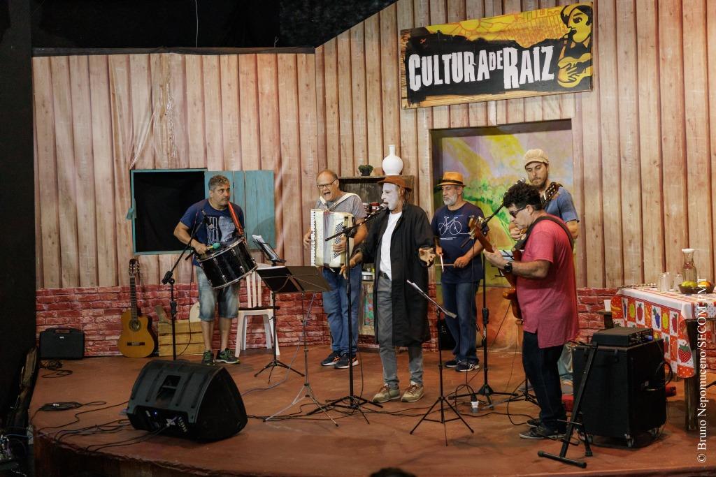 Você está visualizando atualmente ‘Cultura de Raiz’ comemora 13 anos de criação com show acústico e lançamento de livro