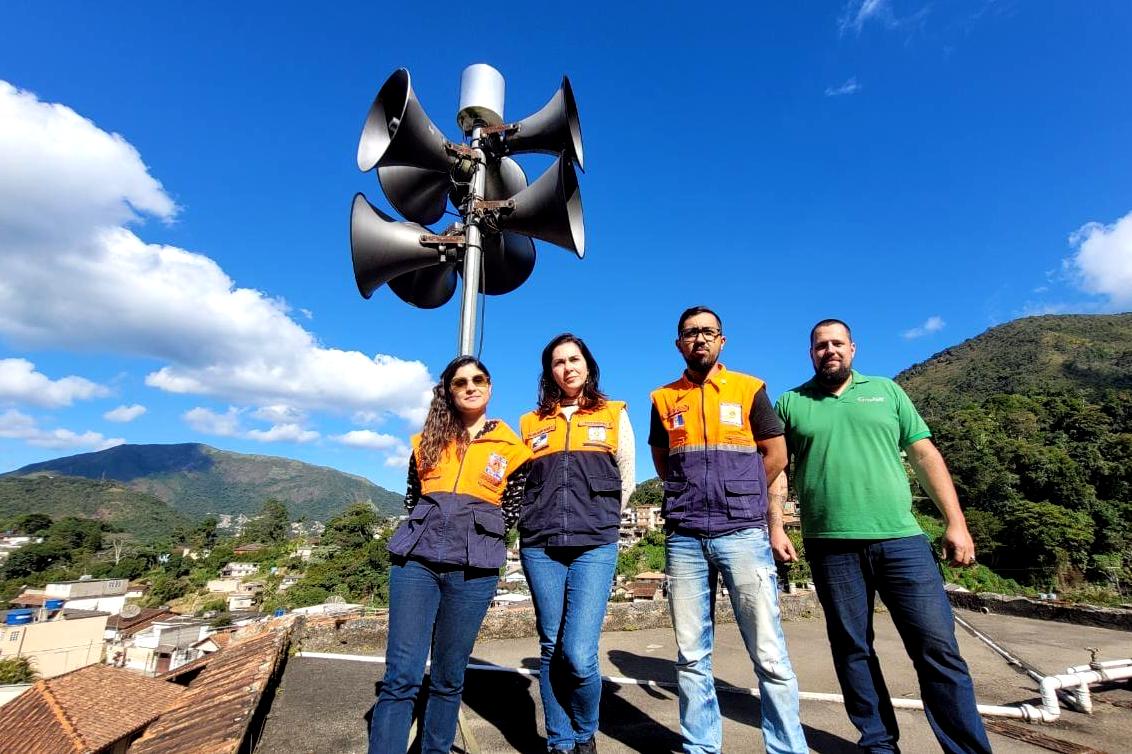 Você está visualizando atualmente Defesa Civil de Teresópolis acompanha vistoria das sirenes do Sistema de Alerta