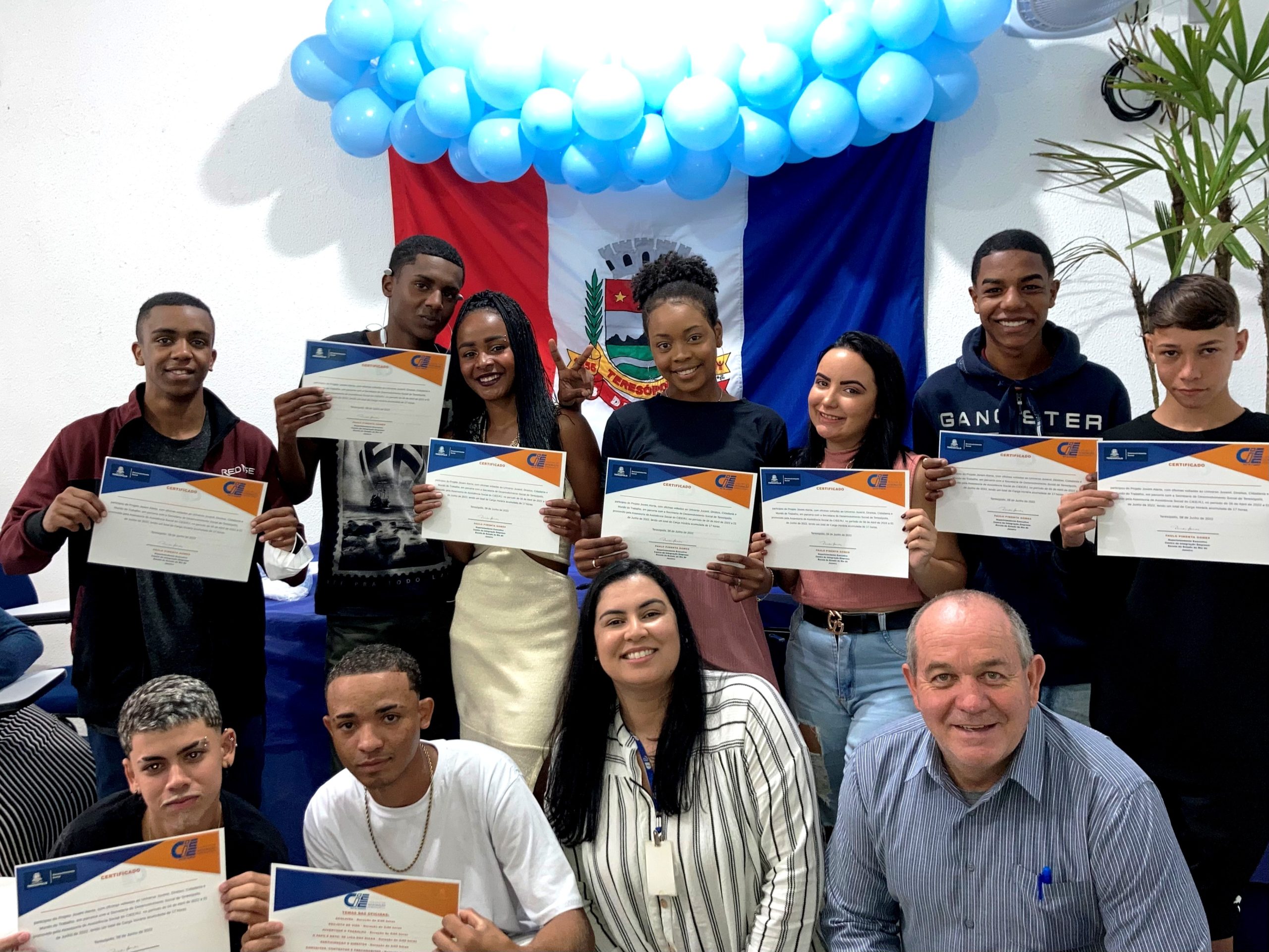 No momento, você está visualizando Alunos do Projeto Jovem Alerta-CIEE se formam em cerimônia realizada no CREAS Teresópolis