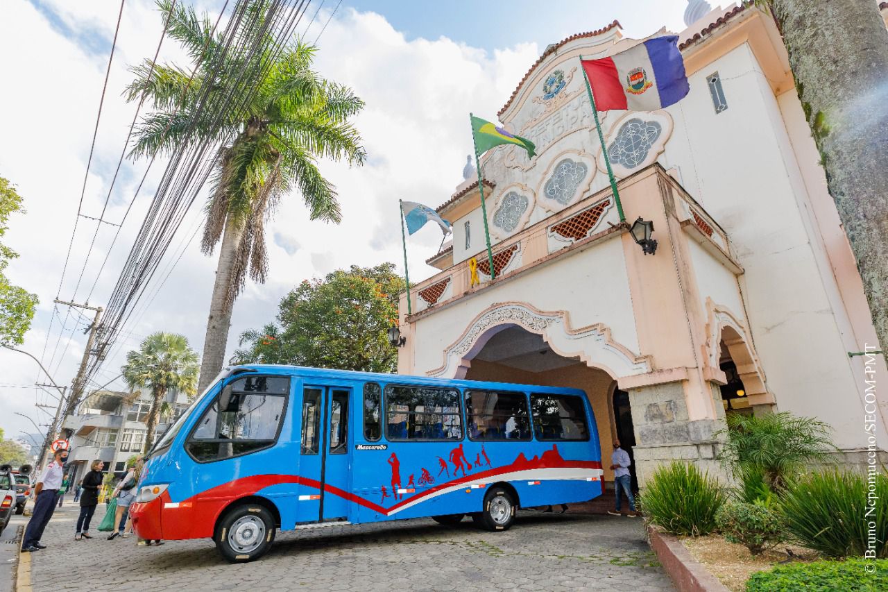 Você está visualizando atualmente Micro-ônibus da Secretaria Municipal de Esporte e Lazer é totalmente reformado