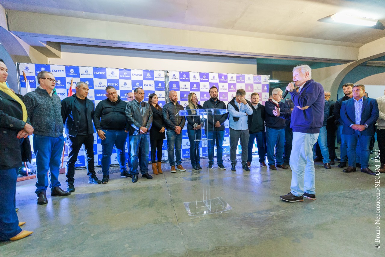 Leia mais sobre o artigo Prefeito Vinicius Claussen e Governador Cláudio Castro reinauguram polo da Faetec em Teresópolis