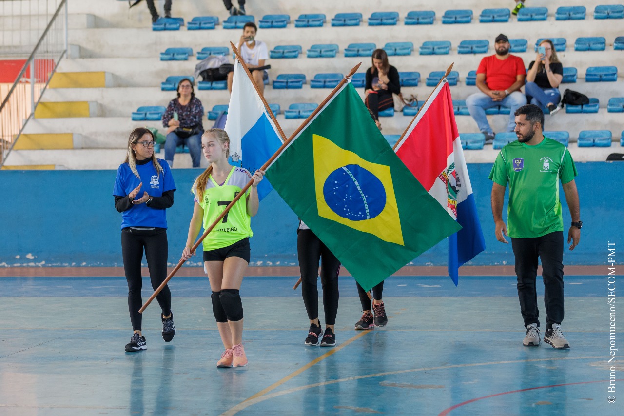 Você está visualizando atualmente 1º festival de vôlei é realizado em Teresópolis e contou com a presença de atletas do Sesc Flamengo