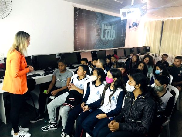 Leia mais sobre o artigo Palestra esclarece alunos da Escola Chiquinha Rolla sobre direitos e deveres garantidos pelo Estatuto da Criança e do Adolescente