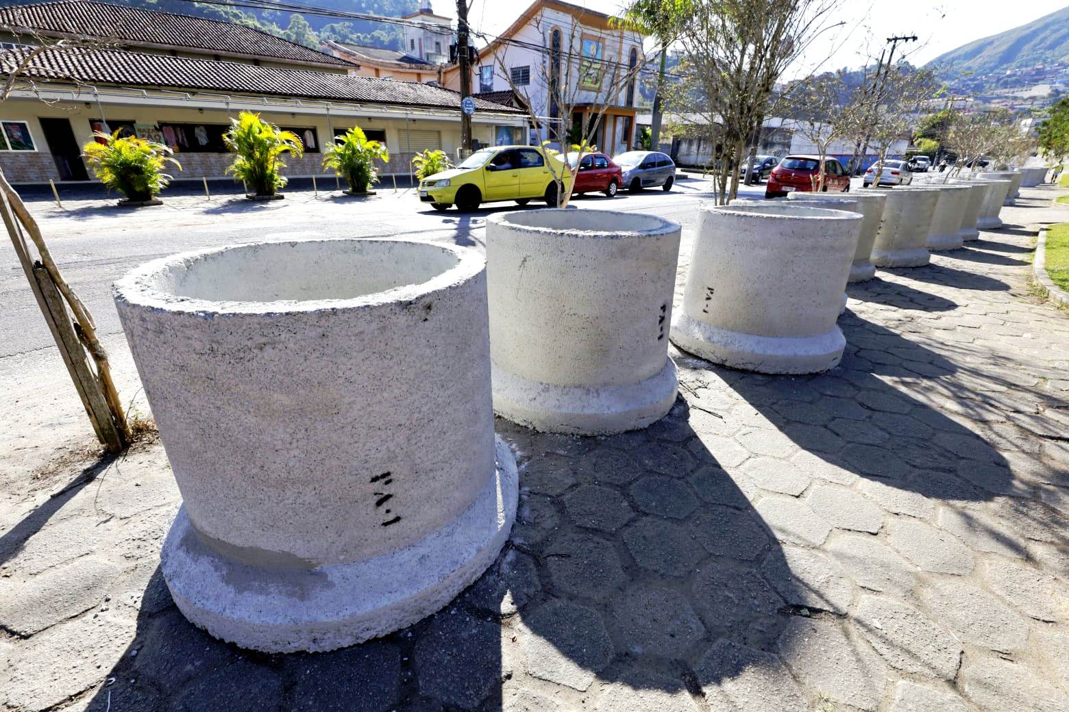 Você está visualizando atualmente Nova galeria pluvial vai melhorar a captação de água e evitar danos na pavimentação da Rua Tietê, em Araras