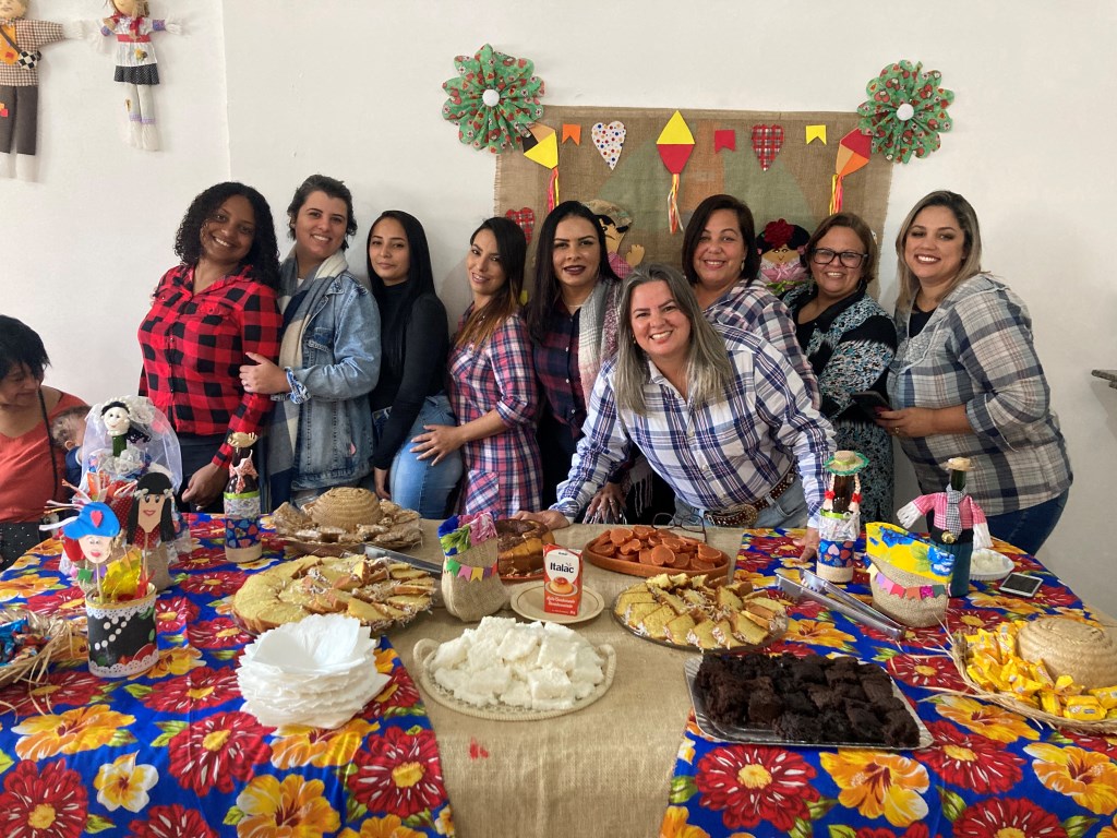 Leia mais sobre o artigo Desenvolvimento Social: Festa Julina do CRAS Alto anima alunas da oficina de artesanato Caixa de entrada Prefeitura