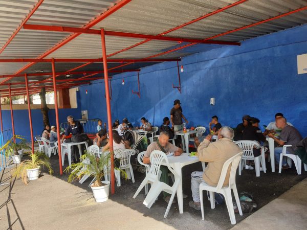 Read more about the article Prefeitura presta atendimento e acolhimento aos abrigados do Sopão