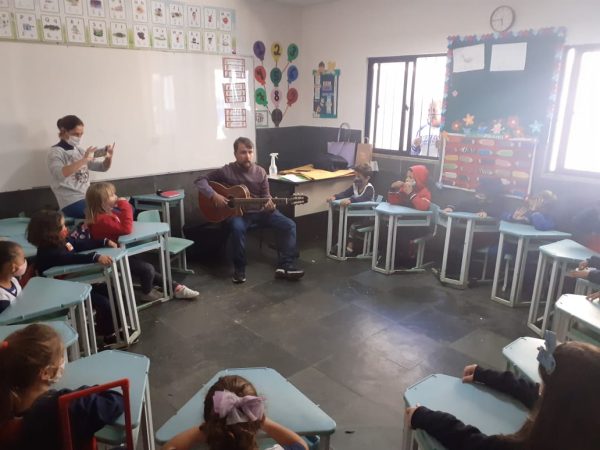 Leia mais sobre o artigo Arte Musical: Desenvolvimento Social inaugura projeto musical em todas as Unidades do CRAS