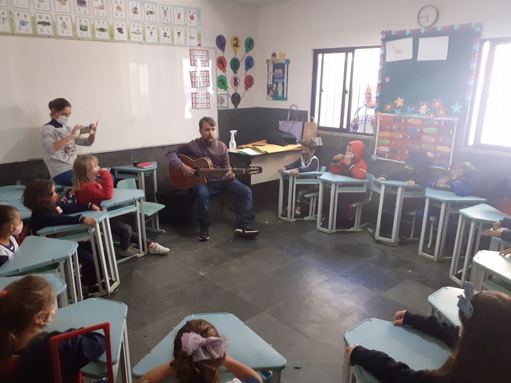 Você está visualizando atualmente Arte Musical: Desenvolvimento Social inaugura projeto musical em todas as Unidades do CRAS