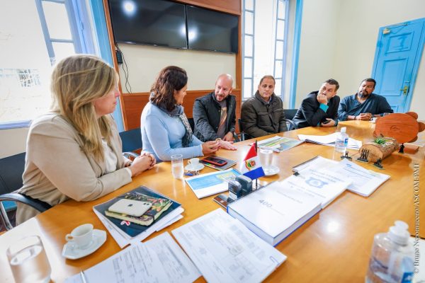 Read more about the article Projeto conceitual de reforma e ampliação da Escola Ginda Bloch é apresentado ao Prefeito Vinicius Claussen