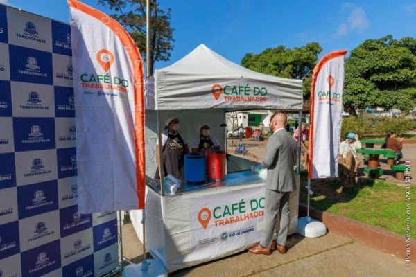 Leia mais sobre o artigo Prefeito Vinicius Claussen e Subsecretário Estadual de Desenvolvimento Social Clécius Souza inauguram o Café do Trabalhador