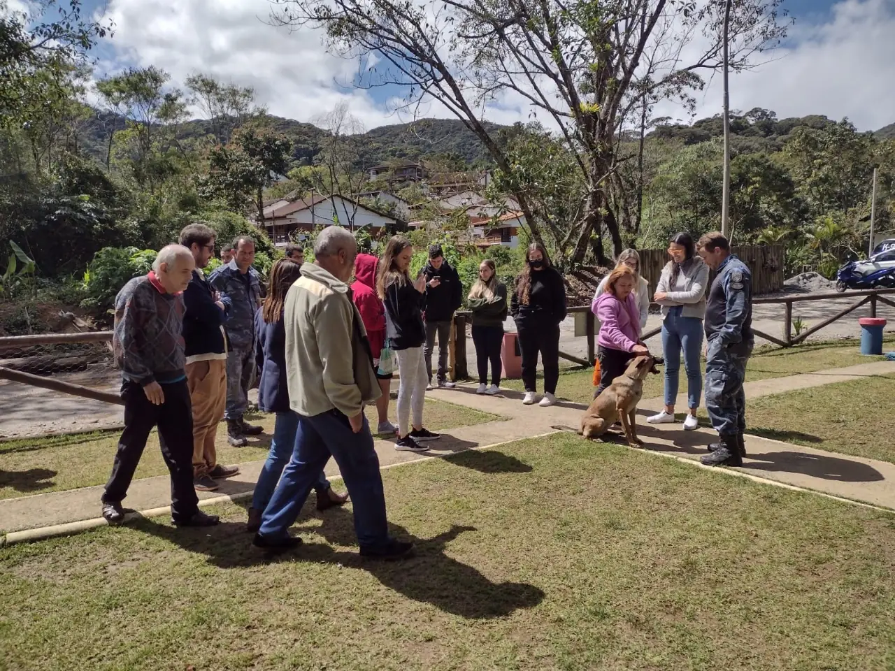 Você está visualizando atualmente Horto Municipal recebe atividade com pacientes do Caps II