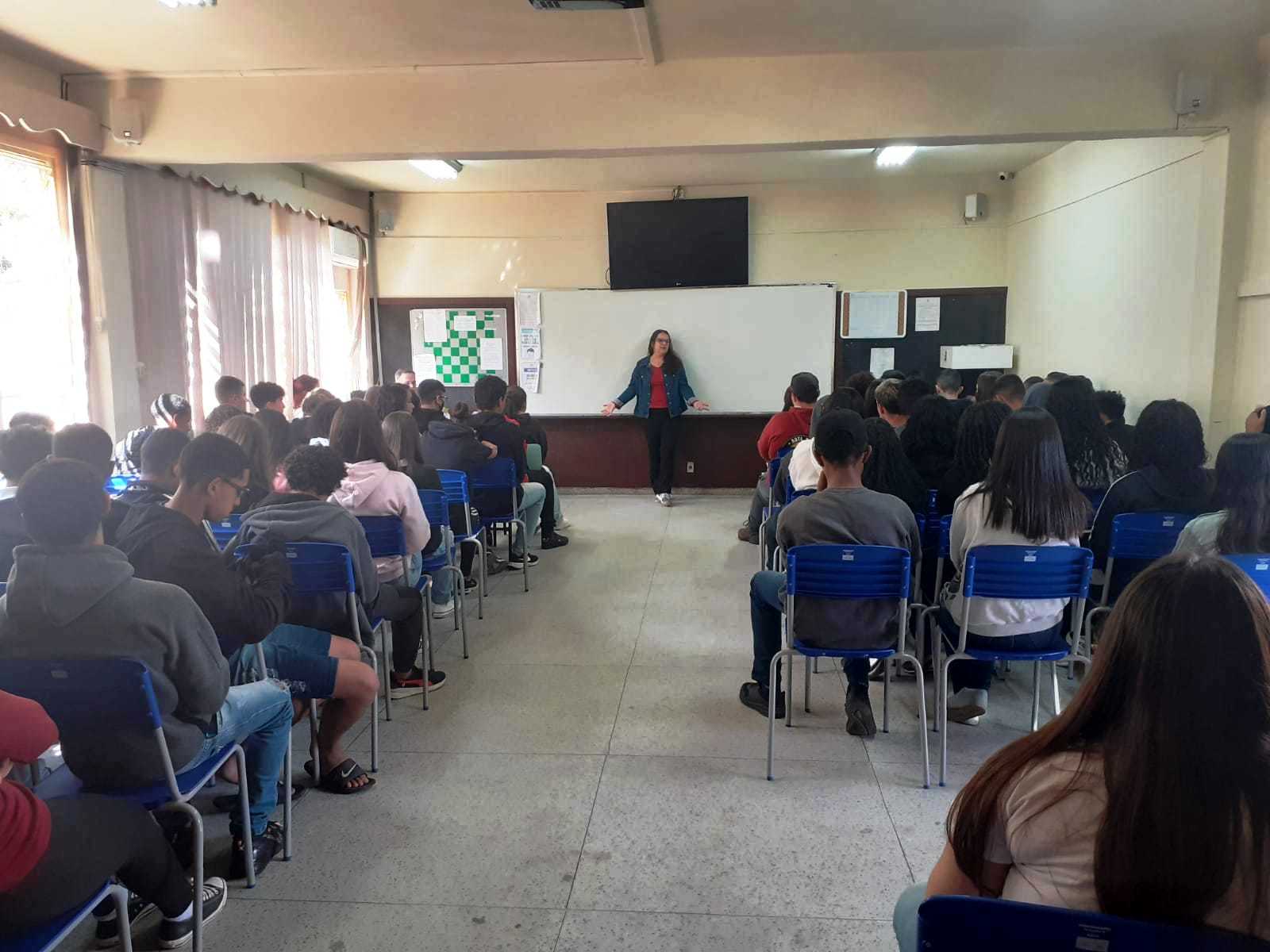 Você está visualizando atualmente Desenvolvimento Social promove palestra sobre Saúde Mental no Colégio CIA José Francisco Lippi