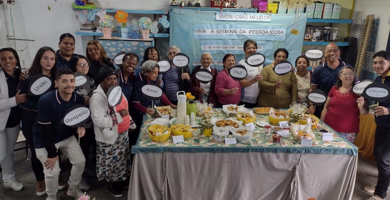 Você está visualizando atualmente CRAS Meudon promove café da manhã às alunas de alongamento, comemorando a Semana da Pessoa Idosa