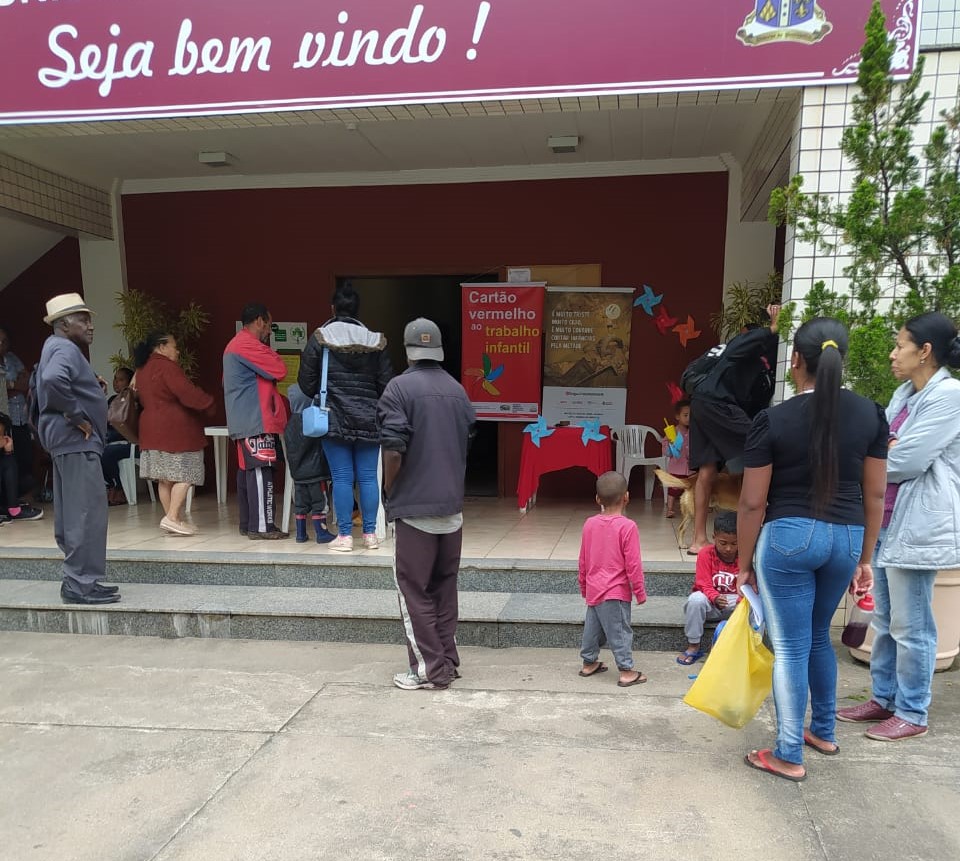 Leia mais sobre o artigo Desenvolvimento Social, Pastoral da Criança da Paróquia de São Cristóvão e PETI realizaram atendimento aos moradores de Quinta Lebrão, Fonte Santa e Prata