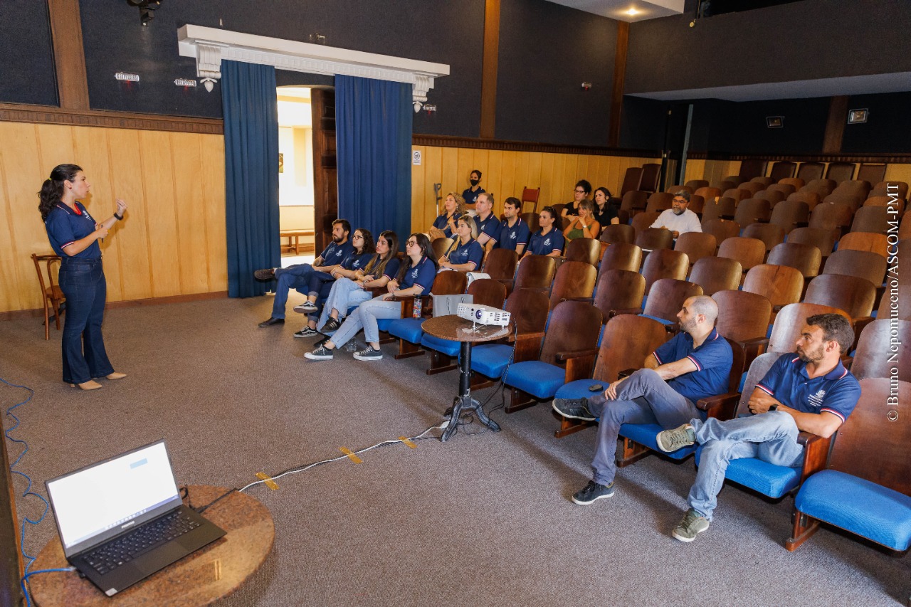 Leia mais sobre o artigo Servidores municipais participam de capacitação sobre comunicação pública e utilização de redes sociais