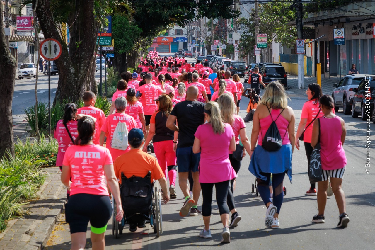 Você está visualizando atualmente Diversão, alegria, amizade e o espírito esportivo marcam a 2ª edição da corrida e caminhada Outubro Rosa