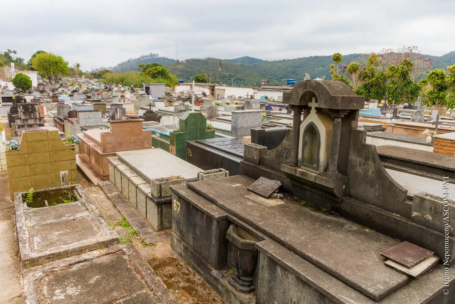 Você está visualizando atualmente ‘Dia de Finados’: Cemitérios municipais estão preparados para visitação