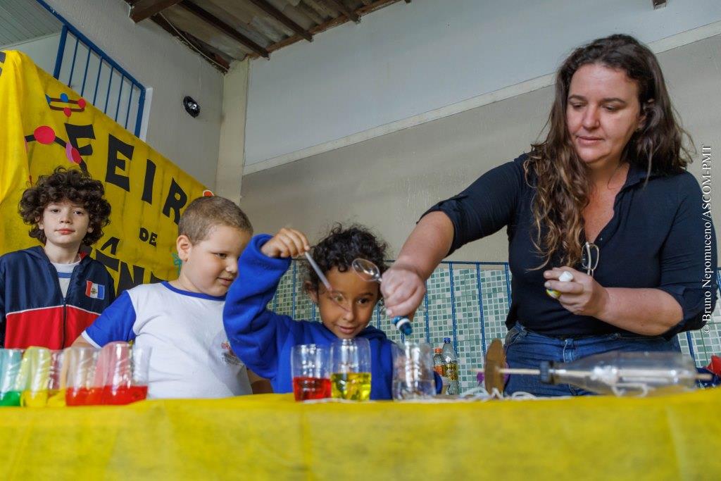 Você está visualizando atualmente Secretaria de Educação promove 1ª Feira de Ciências das Salas de Recursos Multifuncionais