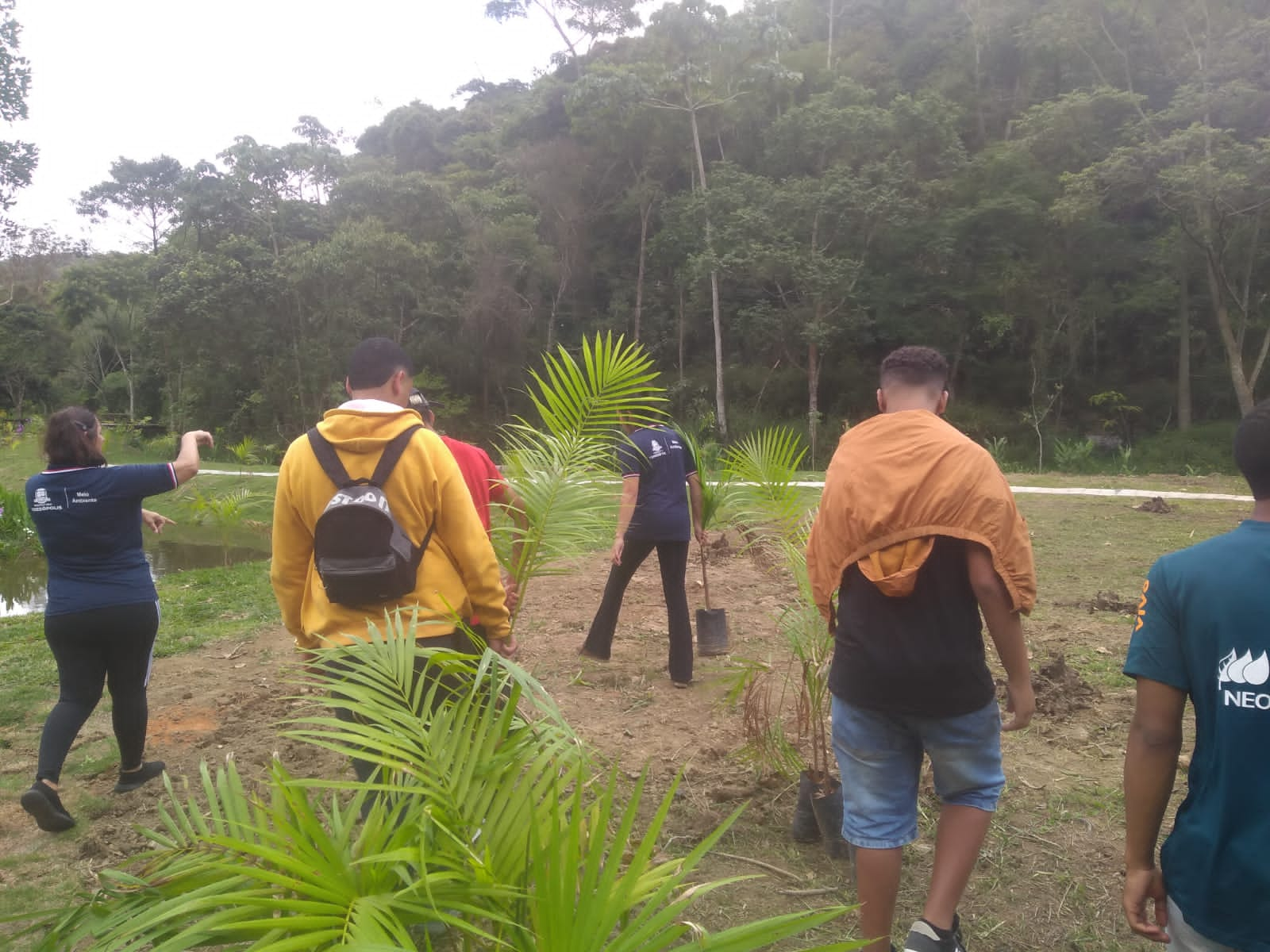 Você está visualizando atualmente Jovens em medidas socioeducativas assistidos pelo CREAS realizam passeio educativo no Parque das Montanhas de Teresópolis