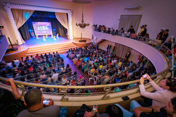 Leia mais sobre o artigo Espetáculo dos alunos da Casa de Cultura sobre o universo da animação encanta público no Espaço Cultural Higino