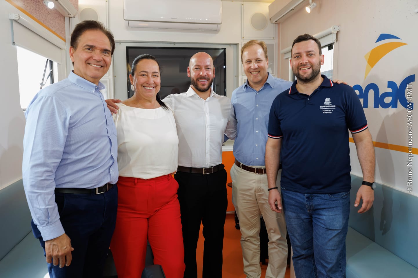 Você está visualizando atualmente Emprega Terê: Parceria garante a formatura de 66 alunos nos  cursos da Escola Móvel de Beleza do SENAC-RJ em Teresópolis