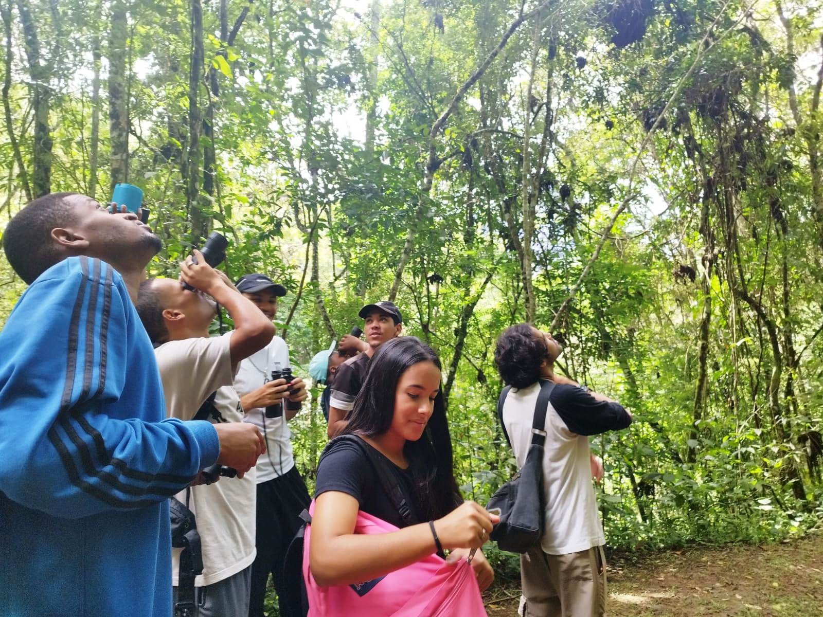 Você está visualizando atualmente Educação Ambiental: Jovens do Novo Promaj visitam Parque Municipal Montanhas de Teresópolis